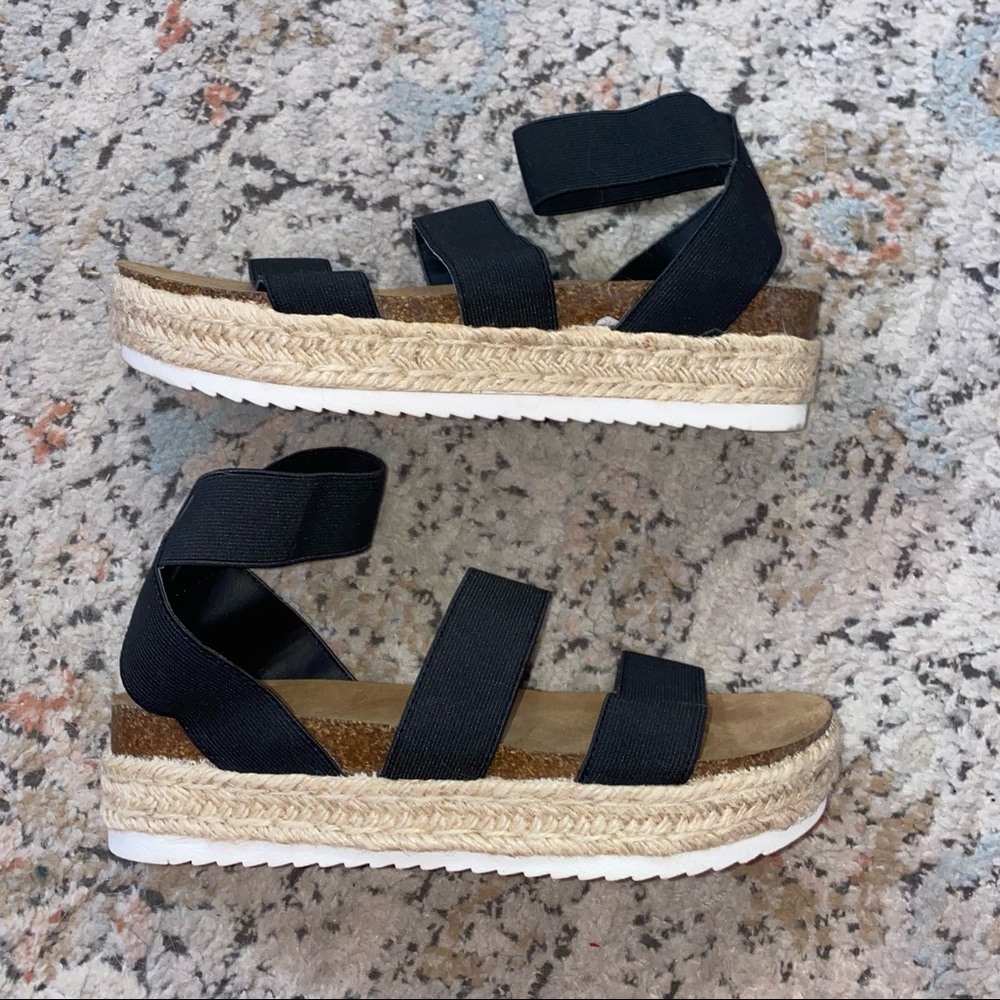 Time & Tru Sandals